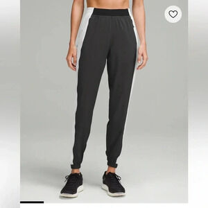 #0242 Lululemon Adapted State HR Jogger *Glow, Black/White, Size 0,